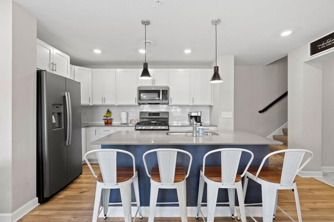 8757 Parkington Ave Ne, Townhouse with 3 bedrooms, 3 bathrooms and null parking in Elk River MN | Image 8