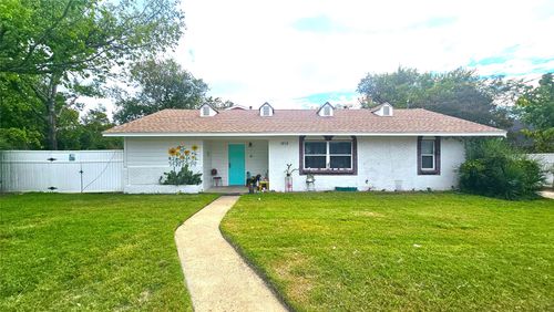 apt-a-1015 S Welch St, Denton, TX, 76201-7094 | Card Image