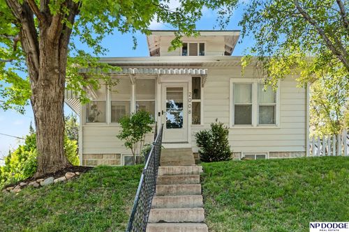 2008 S 58th St, Omaha, NE, 68106-2228 | Card Image