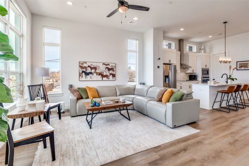 apt-105-13325 Bee St, Dallas, TX, 75234-6398 | Card Image