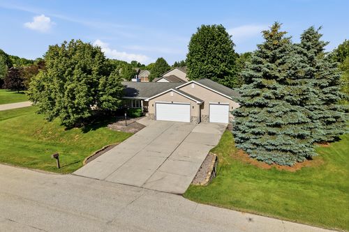 4702 Hunters Glen Dr, Sheboygan, WI, 53083-1773 | Card Image