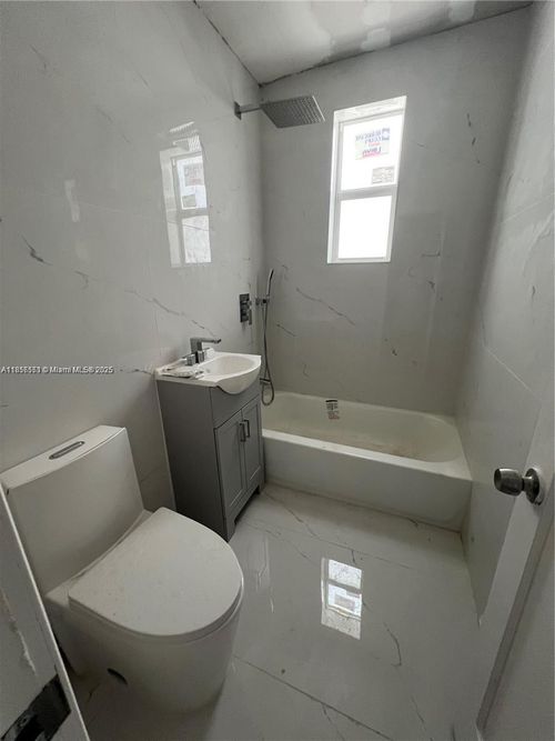apt-4-7920 Harding Ave, Miami Beach, FL, 33141-1644 | Card Image
