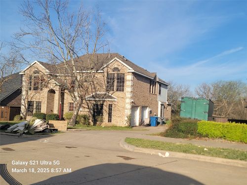 417 Silver Creek Dr, Desoto, TX, 75115-7846 | Card Image