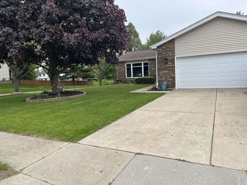 3301 W Bretons Dr, McHenry, IL, 60050-5694 | Card Image