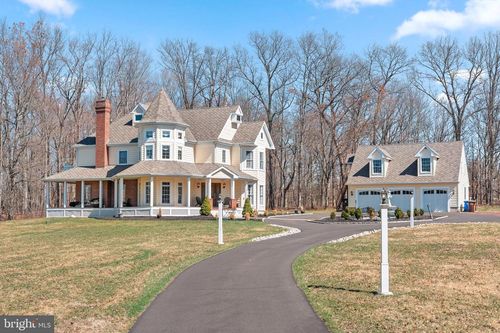 925 Park Ave, NEWTOWN, PA, 18940-4117 | Card Image