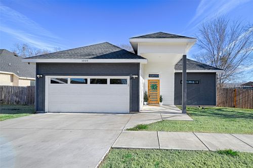 1009 E Buffalo St, Forney, TX, 75126-8552 | Card Image