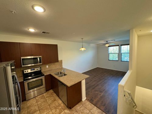 103-2330 E Huntington Dr, Phoenix, AZ, 85040-5406 | Card Image