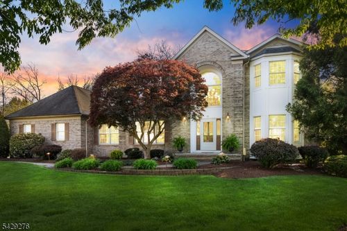 93 Sleepy Hollow Ln, BELLE MEAD, NJ, 08502-4517 | Card Image