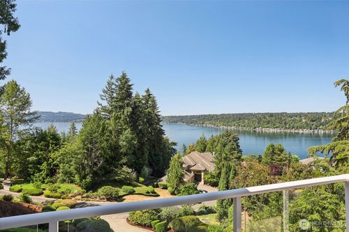 1706 205th Pl Ne, Sammamish, WA, 98074-4411 | Card Image