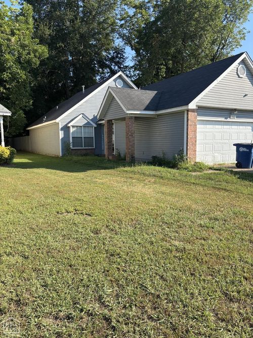 152 Anna Ln, West Memphis, AR, 72301-6243 | Card Image