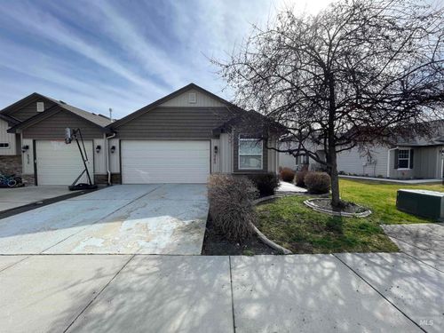 868 S Beaver Creek Way, Emmett, ID, 83617-5086 | Card Image