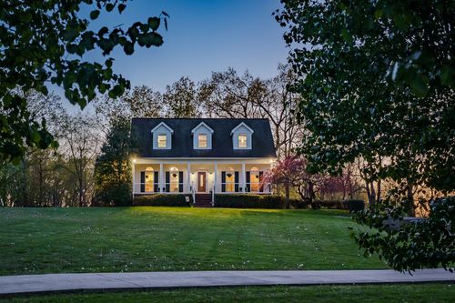 955 Snow Hill Rd, Dowelltown, TN, 37059-2280 | Card Image