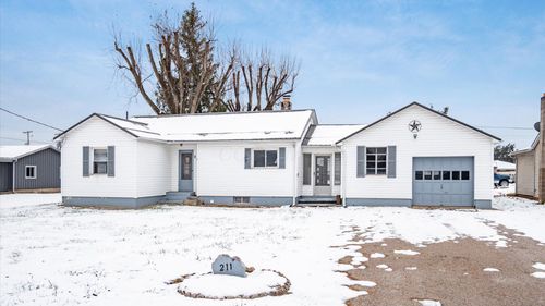 211 W 4th St, Frazeysburg, OH, 43822-9777 | Card Image