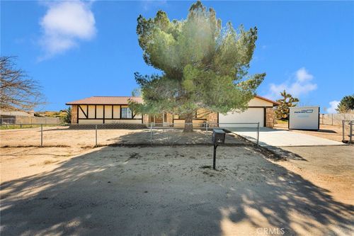 13421 Dean Ave, Victorville, CA, 92395-9156 | Card Image