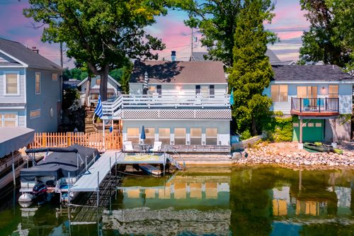 10861 Long Point Dr, Plainwell, MI, 49080-9261 | Card Image