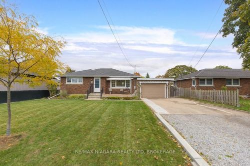 96 Royal Manor Dr, Saint Catharines, ON, L2M4L7 | Card Image