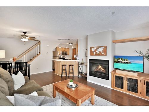 566 Mission Hills Way W, Chanhassen, MN, 55317-7702 | Card Image
