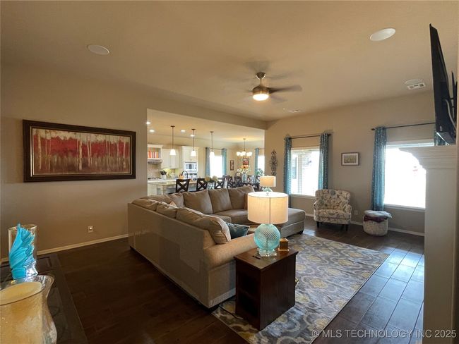 2613 W Van Buren Ct, House other with 4 bedrooms, 2 bathrooms and null parking in Broken Arrow OK | Image 8