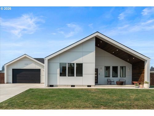 202 W Oak St, Yacolt, WA, 98675-5675 | Card Image
