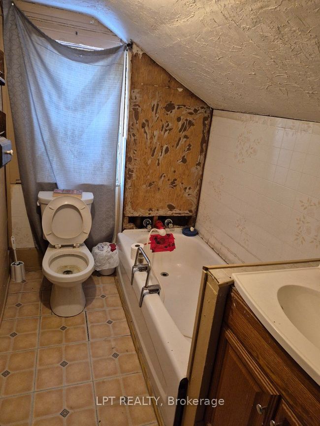 474 Main St, House other with 3 bedrooms, 2 bathrooms and 2 parking in Newburgh ON | Image 17