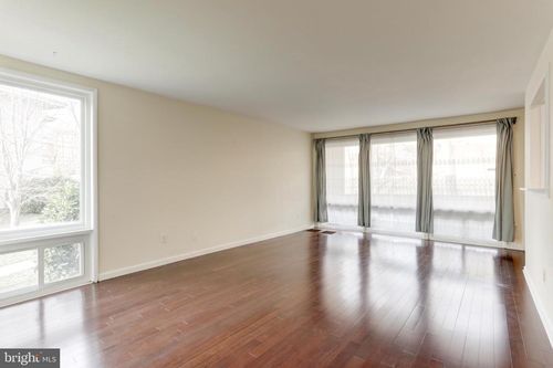apt-b6-142 Birch St, FALLS CHURCH, VA, 22046-2111 | Card Image