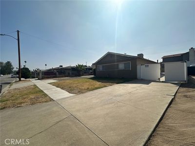 10th Street, House other with 4 bedrooms, 2 bathrooms and 2 parking in Highland CA | Image 2