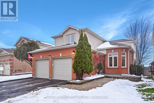 19 Eastview Cres, Orangeville, ON, L9W4X3 | Card Image