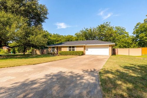 721 S Ammerman Ave, Eastland, TX, 76448-3201 | Card Image