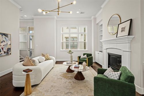 5646 Larkin St, Houston, TX, 77007-1835 | Card Image