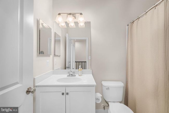 42294 Peregrine Ter, Townhouse with 4 bedrooms, 4 bathrooms and null parking in BRAMBLETON VA | Image 22