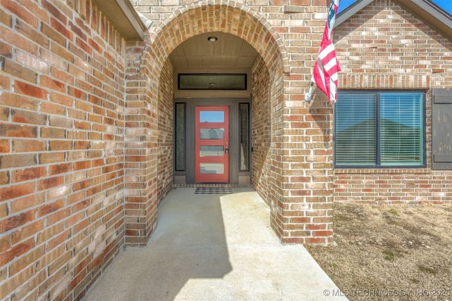 27623 109 Th St, House other with 3 bedrooms, 2 bathrooms and null parking in Coweta OK | Image 6
