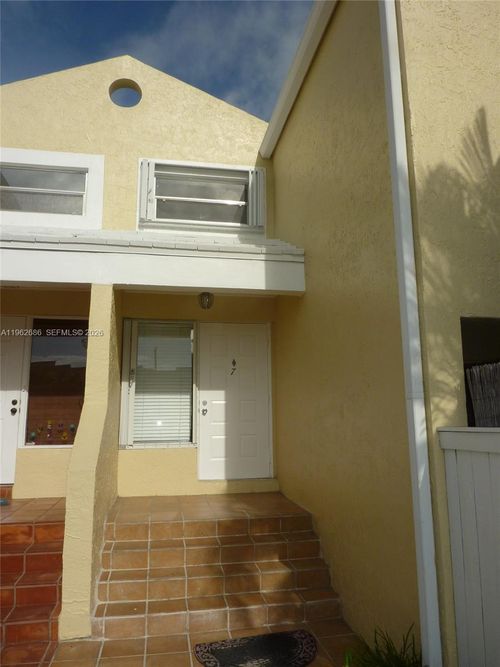 7-4535 Sw 68th Court Cir, Miami, FL, 33155-6857 | Card Image