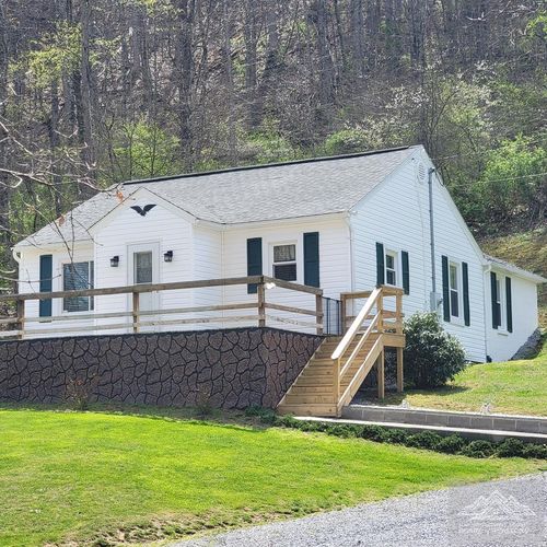 11658 Mud Fork Rd, Falls Mills, VA, 24613-9309 | Card Image