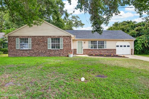 511 Crissy Dr, Jacksonville, NC, 28540-9183 | Card Image