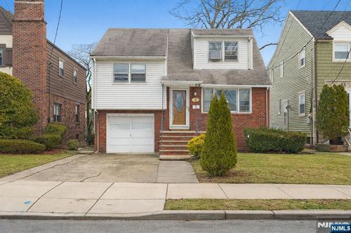 49 New Brier Ln, Clifton, NJ, 07012-1907 | Card Image
