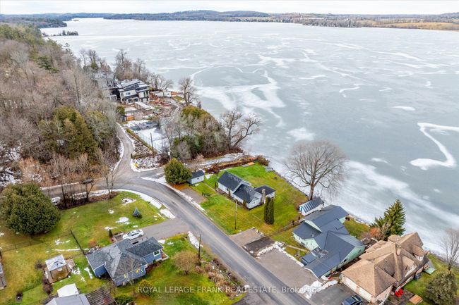 798 Simcoe St, House other with 3 bedrooms, 1 bathrooms and 4 parking in Bridgenorth ON | Image 4