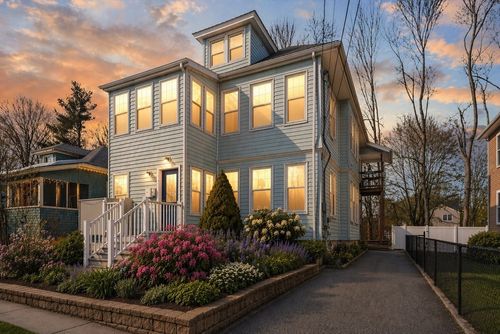 37 Lincoln St, North Andover, MA, 01845-2701 | Card Image