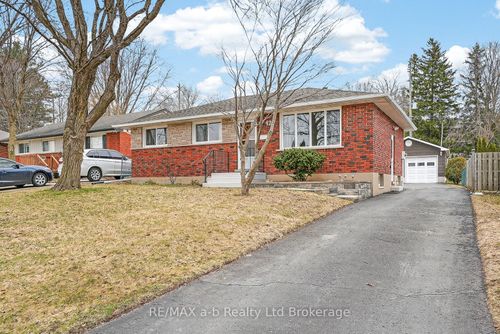 42 Princess Park Rd, Ingersoll, ON, N5C1X8 | Card Image