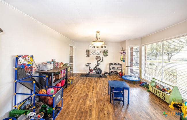 1413 Summit Dr, House other with 3 bedrooms, 3 bathrooms and null parking in Gonzales TX | Image 17