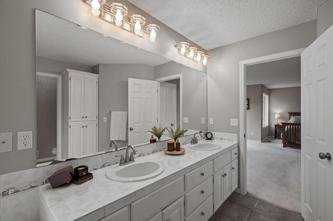 49_17606_93rd49_mls.jpg | Image 57