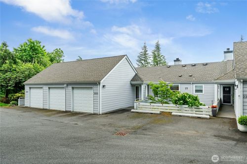 2079-22215 Se 42nd Lane, Issaquah, WA, 98029 | Card Image