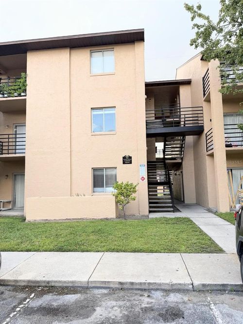 a215-5226 Via Hacienda Cir, ORLANDO, FL, 32839-2111 | Card Image