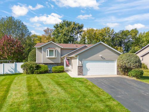 16111 Goodview Way, Lakeville, MN, 55044-9093 | Card Image