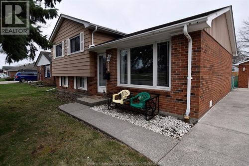2935 Rivard Ave, Windsor, ON, N8T2J1 | Card Image