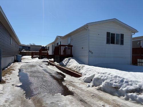 300 Grandview Crescent, Fort Mcmurray, AB, T9H4Y1 | Card Image