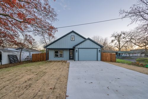 411 W Elm St, Whitewright, TX, 75491-2014 | Card Image