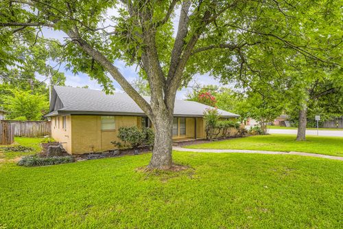 7400 Yolanda Dr, Fort Worth, TX, 76112-4415 | Card Image