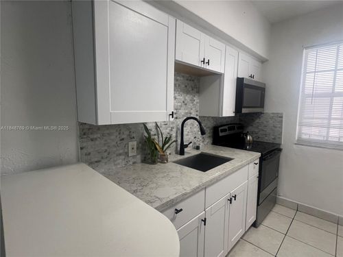 4-6860 Abbott Ave, Miami Beach, FL, 33141-3800 | Card Image