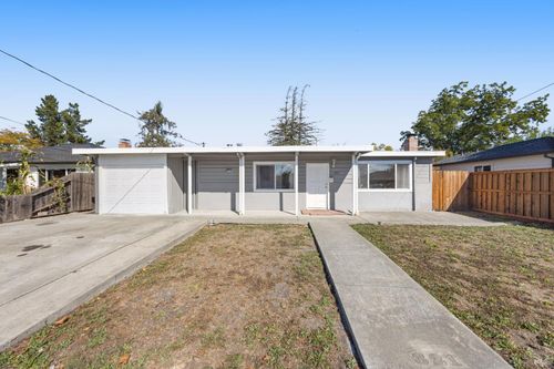 321 Coronado Drive, Petaluma, CA, 94954 | Card Image