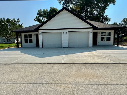 1054 Avenue E St, Greencastle, IN, 46135-1946 | Card Image